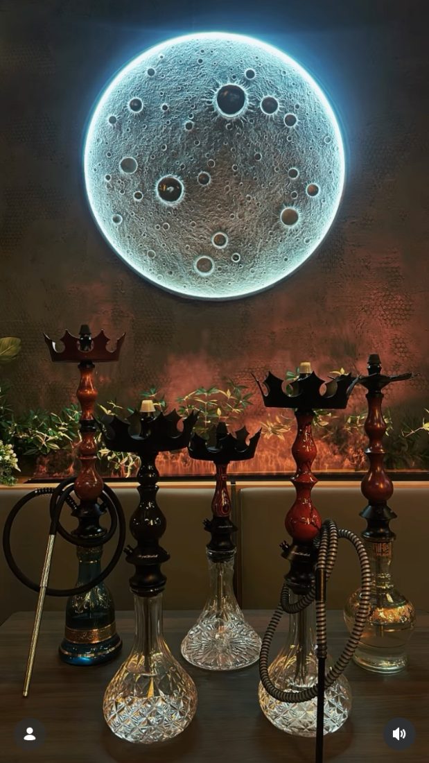 Shishas M7 bajo la luna